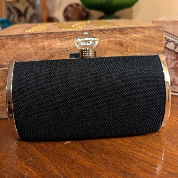 Debbie Brooks New York Swarovski Crystal Frog and Lily clutch - Picture 8 of 14